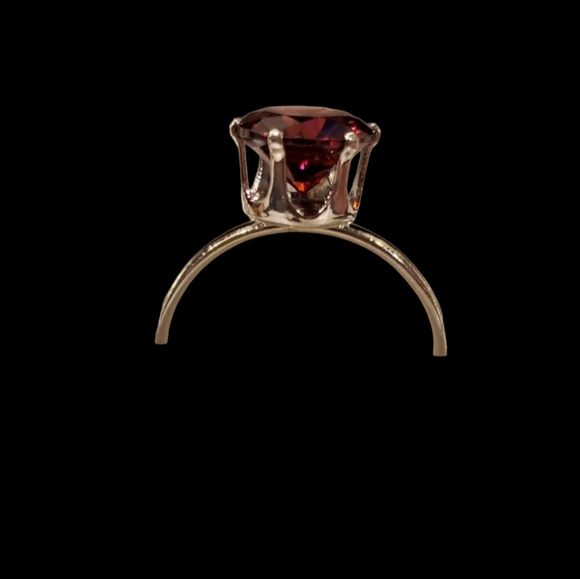 Jewelry - 1.2 Carat AAA zirconia garnet birthstone ring